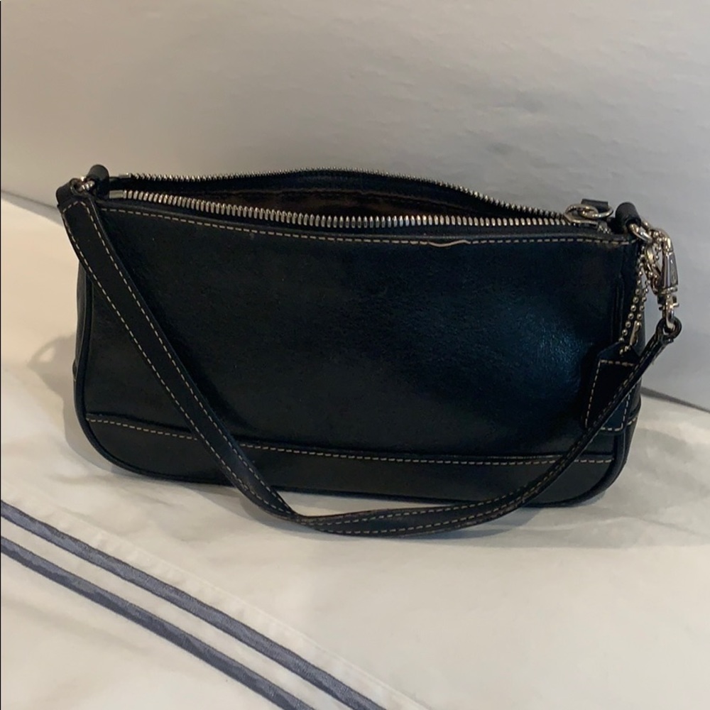 Vintage coach small shoulder bag.. black